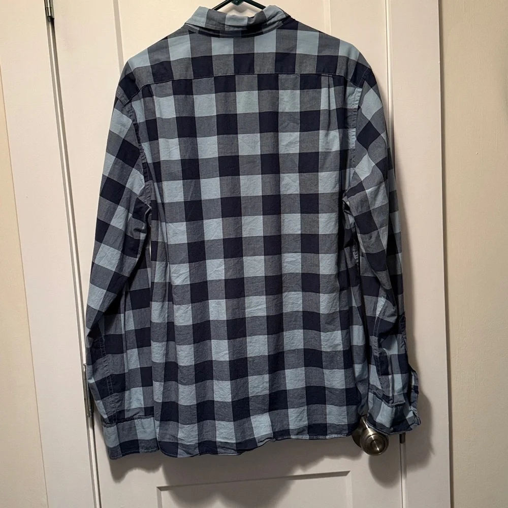 J. Crew Men’s plaid button down long sleeve blue shirt - size X-Large slim